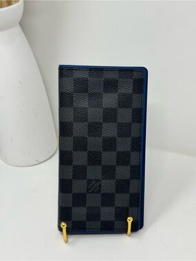 💯Authentic LOUIS VUITTON
Brazza Damier Graphite Bifold Wallet Black/Blue